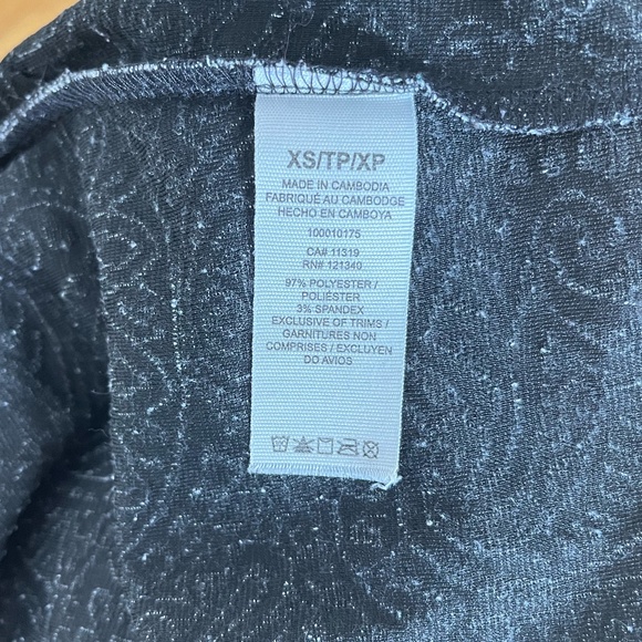 Garage abstract patterned crop top high neck - Picture 6 of 6